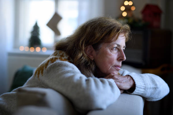 Lady looking with uncertanty